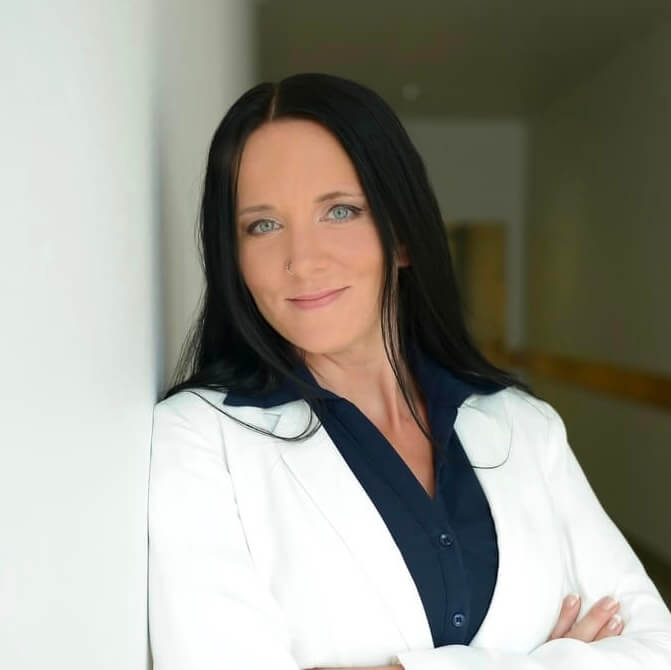 Elke Andernach (sie/ihr)