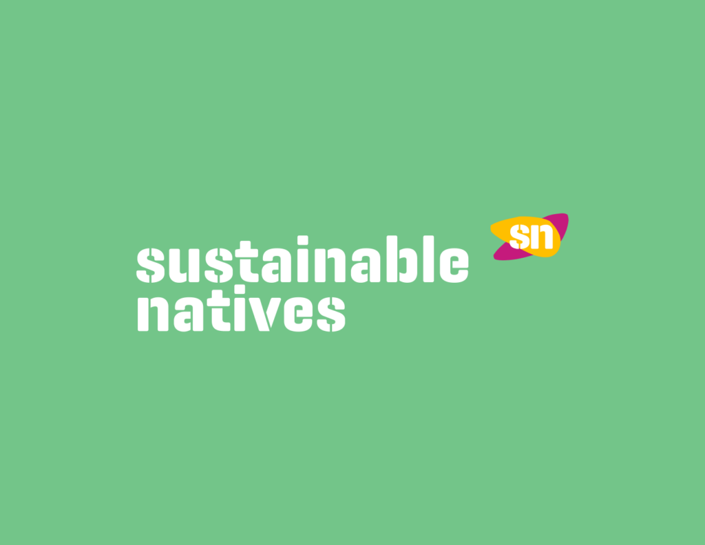 Sustainable Natives Logo auf grünem Hintergrund.